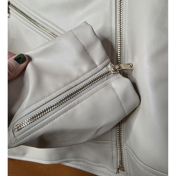 NWT Faux Leather Zip Up Moto Jacket Size Xl Cream Gold Biker Streetwear - Picture 4 of 14